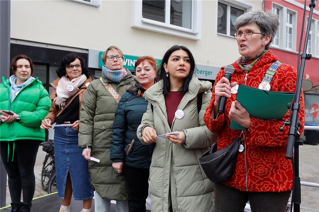 Kundgebung für Demokratie, Toleranz und Vielfalt und gegen Rassismus auf dem Markt in Fröndenberg