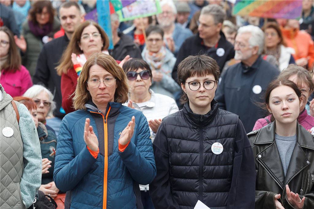 Kundgebung für Demokratie, Toleranz und Vielfalt und gegen Rassismus auf dem Markt in Fröndenberg