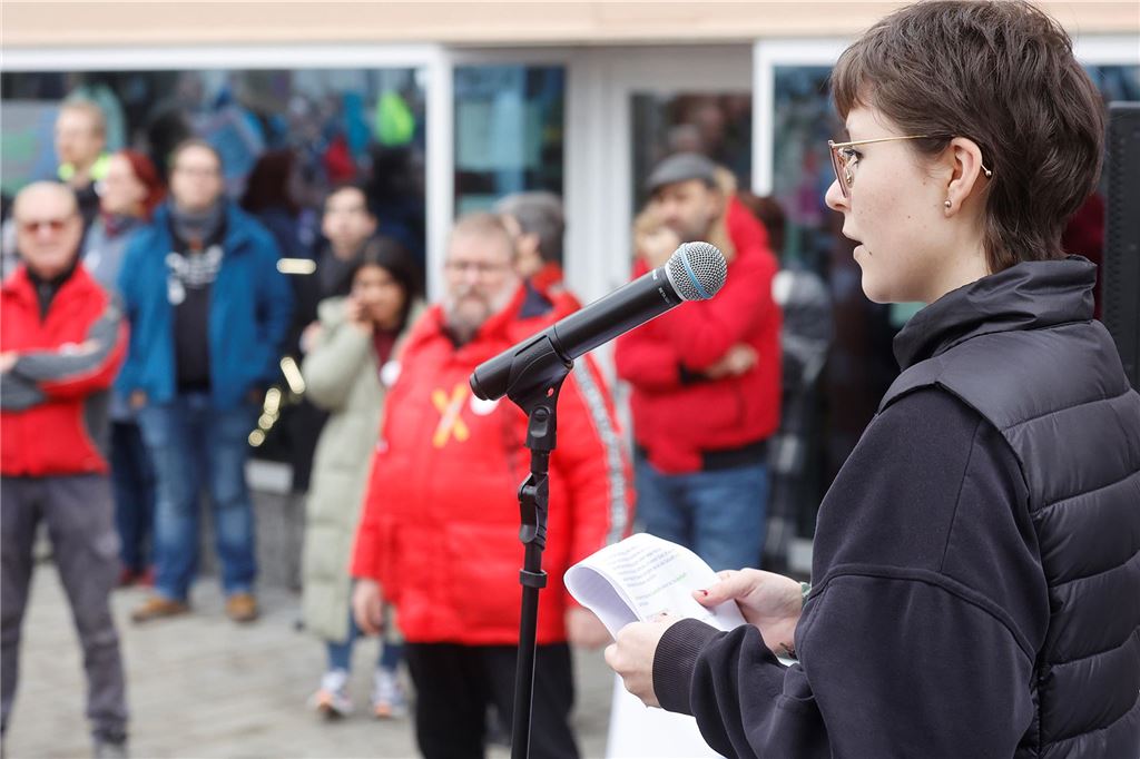 Kundgebung für Demokratie, Toleranz und Vielfalt und gegen Rassismus auf dem Markt in Fröndenberg