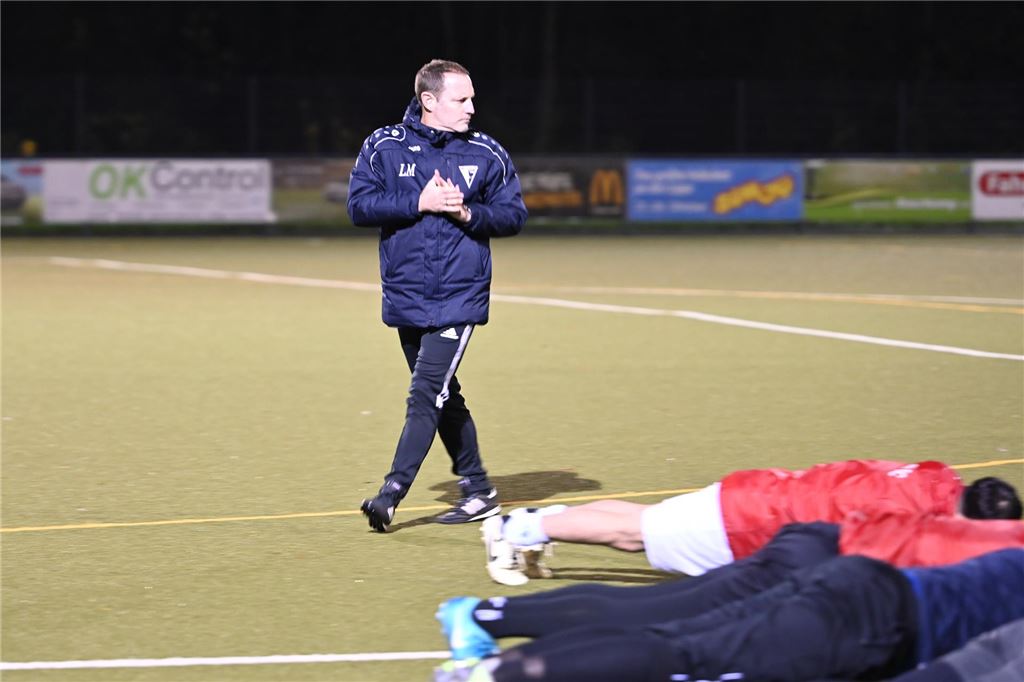 Til Vaupel über seinen Wechsel vom Werner SC zur SG Bockum-Hövel Lars Müller, Trainer beim Werner SC, leitet sein erstes Training im November 2024.