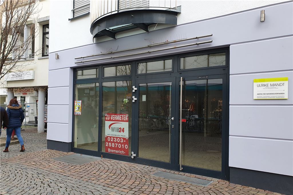 Leerstände auch in Top-Lagen: So geht es der Unnaer City Leer steht auch diese Geschäftsfläche an der Hertinger Straße. Unweit der Pizzeria Canapé, die schon längere Zeit geschlossen ist.
