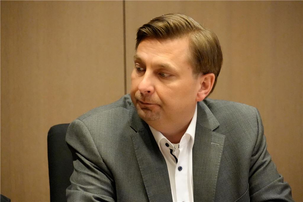 Bürgermeister und der Wolski-Chat: Anklage laut Staatsanwaltschaft immer noch möglich Lünens ehemaliger stellvertretender Bürgermeister Daniel Wolski (SPD) war am 14. Mai 2024 wegen Kinderpornobesitzes und sexuellen Missbrauchs zu dreieinhalb Jahren Haft verurteilt worden, zeitgleich nach 201 Tagen aus der U-Haft entlassen worden.