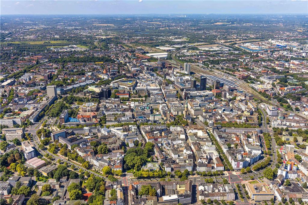 Luftbild, Innenstadt Ansicht mit Wallring Straßen, Hbf Hauptbahnhof und RWE Tower, City, Dortmund, Ruhrgebiet, Nordrhein-Westfalen, Deutschland