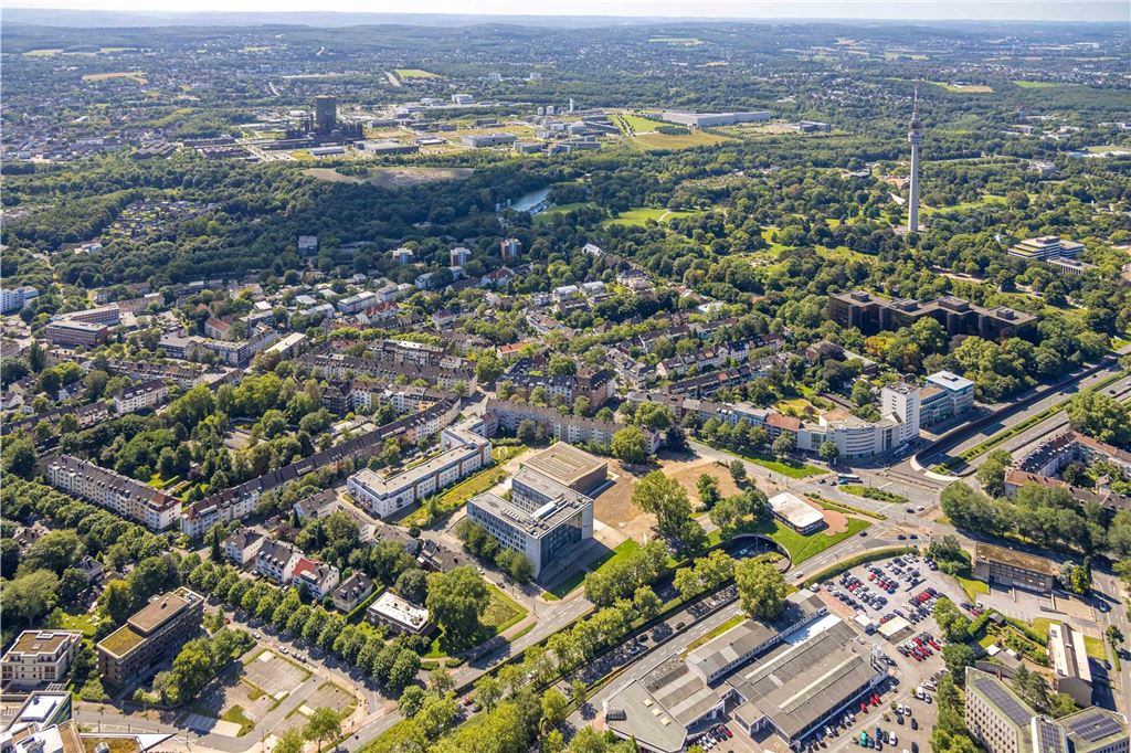 Luftbild, Kassenärztliche Vereinigung Westfalen-Lippe (KVWL) und Neubau KVWL Parkhaus, Wohngebiet mit Blick zum Westfalenpark mit Florianturm und Phoenix-West Technologiepark, Westfalendamm, Dortmund, Ruhrgebiet, Nordrhein-Westfalen, Deutschland