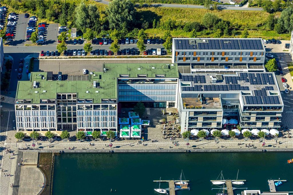 Luftbild, Phoenix See, Promenade am Hafen mit Restaurants und CafÃ©s, Sonnenschirme, Hörde, Dortmund, Ruhrgebiet, Nordrhein-Westfalen, Deutschland