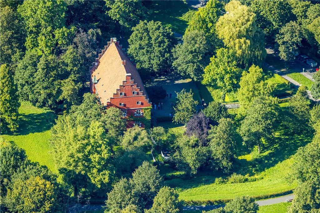 Luftbild, Wenge Park und Haus Wenge ehemaliger Adelssitz und historische Sehenswürdigkeit, Lanstrop, Dortmund, Ruhrgebiet, Nordrhein-Westfalen, Deutschland