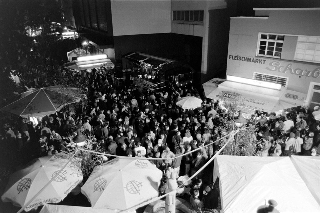 Maiwanderer in Lünen 1995 am Roggenmarkt.