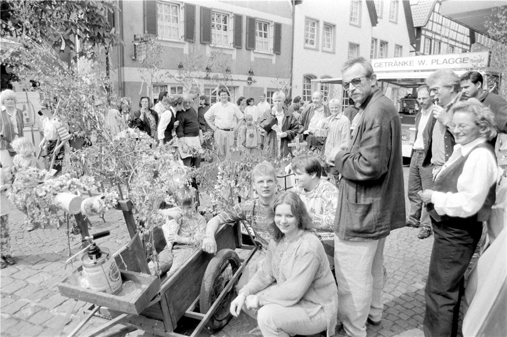 Maiwanderer in Lünen 1995 am Roggenmarkt.