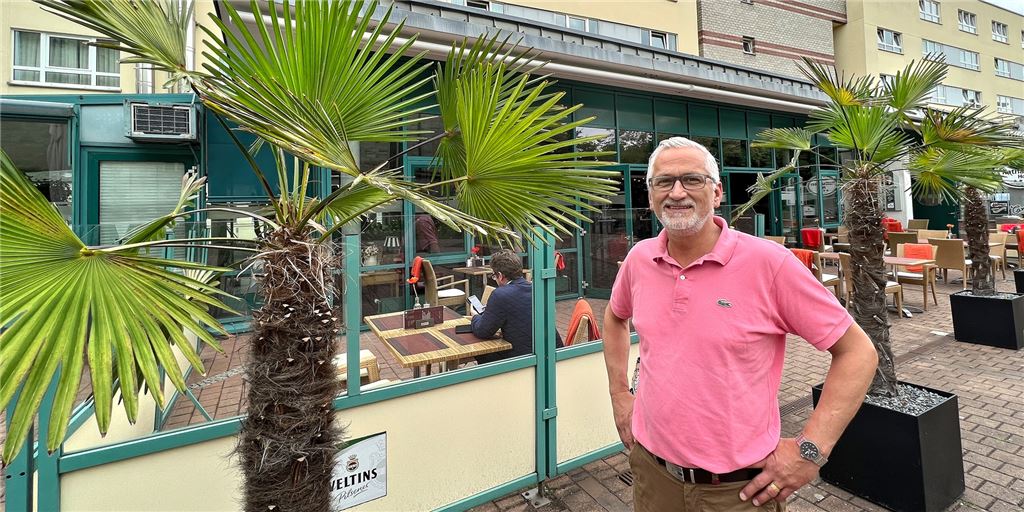 Marc Lobert: Zoom-Kaffee-Runden gegen drohenden Personalmangel Marc Lobert ist seit 1999 Hoteldirektor im Katharinen-Hof. Eine feste Bindung zum Unternehmen sieht er auch bei seinen Mitarbeitern: Viele haben dort schon ihre Ausbildung erfahren. Und selbst in den Zeiten der schärfsten Corona-Maßnahmen hat Lobert darauf Wert gelegt, dass sich niemand allein gelassen fühlt.