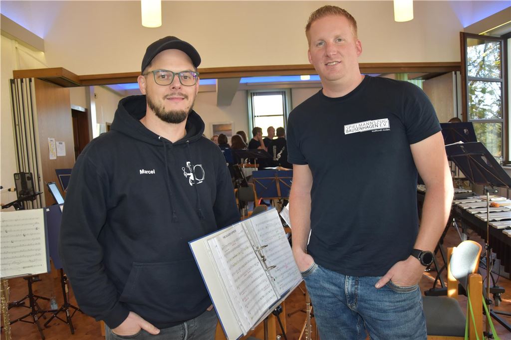 Spielmannszug Bausenhagen fährt zur Deutschen Meisterschaft Marcel Nierhoff (l., 1. Vorsitzender) und Dirigent Hendrik Schwarzkopf waren im Vorfeld überzeugt, alles getan zu haben, um die benötigten 80 Punkte bei der Qualifikation zu erreichen. Sie sollten recht behalten.
