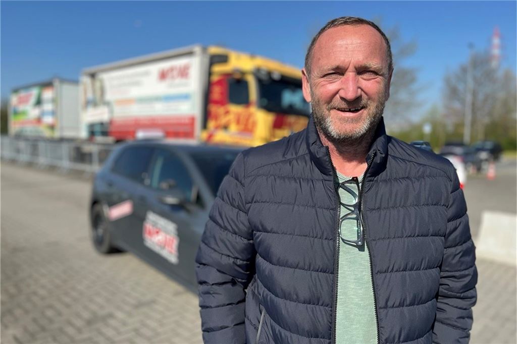 Hohe Durchfallquoten bei Fahrprüfung: „Motivation der Jugend ist Problem“ Fahrlehrer und Inhaber Markus Hainer steht auf dem Gelände des Verkehrssicherheitszentrums Move in Unna