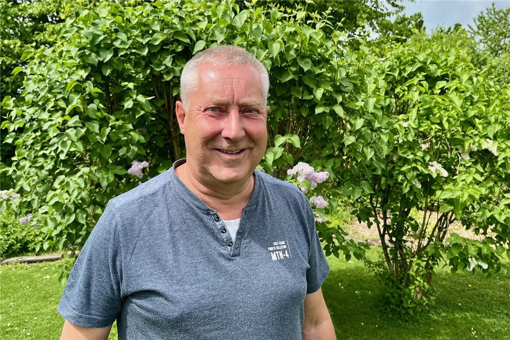 „Mit Einsatz alle mitnehmen“: Büscher will wieder Bürgermeister werden Matthias Büscher in seinem Garten.