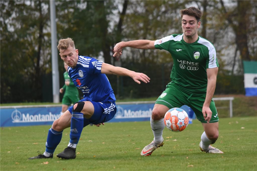 Oberligist Holzwickeder SC verlängert mit einem jungen Dauerbrenner Maurice Majewski (l.) gehört zu den HSC-Spielern mit den meisten Einsätzen in dieser Saison. Jetzt hat der HSC mit ihm verlängert.