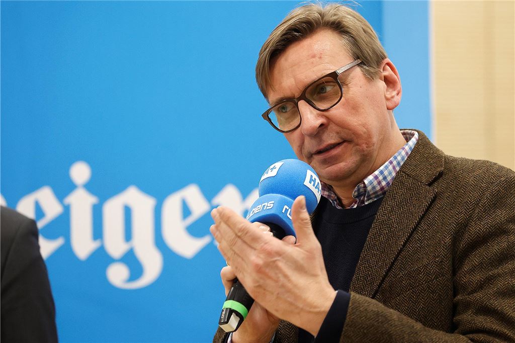 Bundestagswahl, Brandmauer und Buh-Rufe Michael Sacher (Grüne), Buchhändler aus Unna, rückte in der laufenden Wahlperiode in den Bundestag nach.