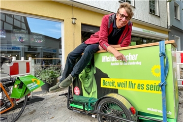 Michael Sacher hat den Einzug in den Deutschen Bundestag geschafft. Nach Berlin ging es am Montag allerdings nicht mit dem Lastenfahrrad, sondern per Zug.