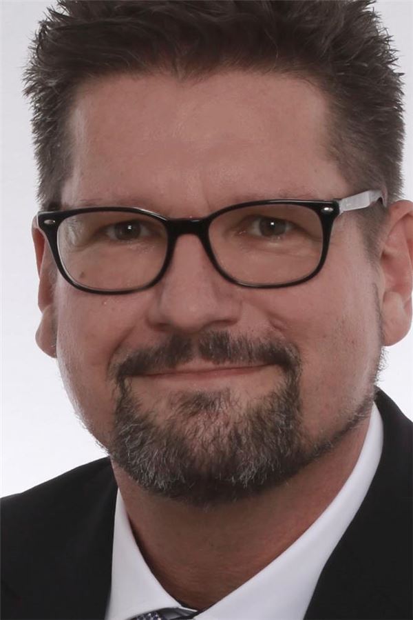 Baumängel Teil der Kunst: Die komplizierte Lage im Lichtkunstzentrum Michael Strecker, Stadtkämmerer in Unna und als Dezernent auch für das Immbilienmanagement zuständig.