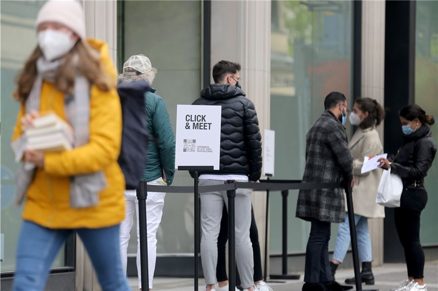 Land genehmigt „Click & Meet“ im Kreis Unna Nachdem die Sieben-Tage-Inzidenz im Kreis Unna auf 131,9 gefallen ist und nun schon fünf Werktage in Folge unter der Marke 150 liegt, hat das Land NRW das Einkaufen mit „Click & Meet“ genehmigt.