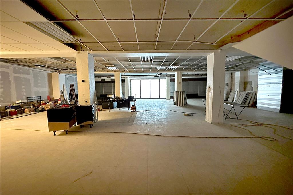 Neue Event-Location belebt die City: Kunst und Kultur im C&A-Anbau Event-Location "The Stage" in Schwerte