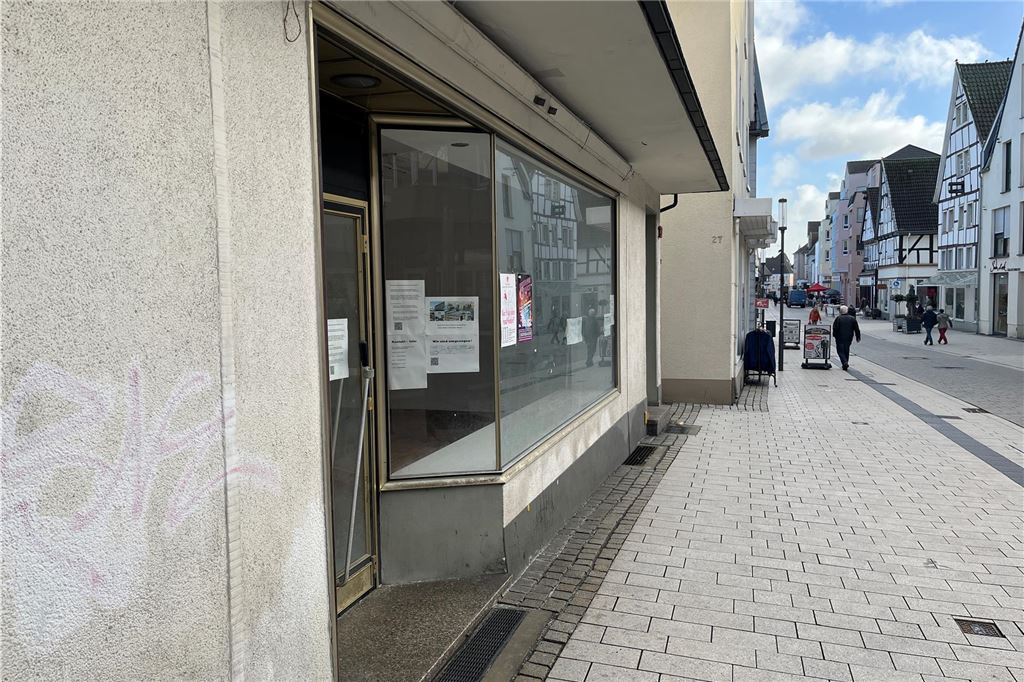 Neben dem Kiosk an der Ecke Nordring/Massener Straße steht auch dieses Ladenlokal leer.