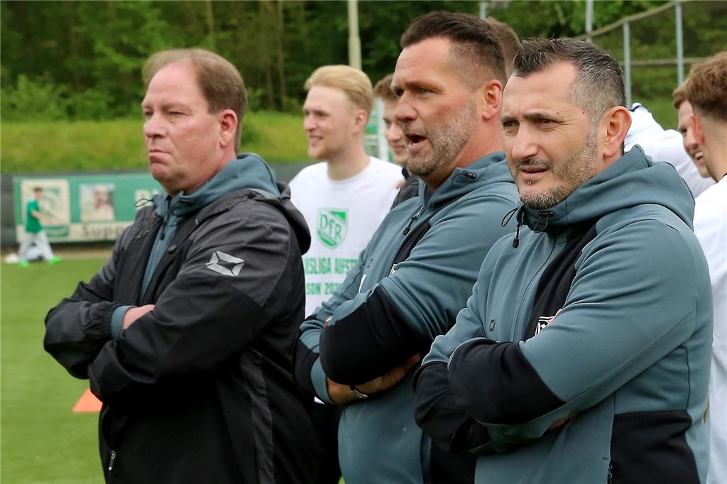 Riesige Überraschung beim VfR Sölde: Marco Nagel ist nicht mehr Trainer Nicht mehr Trainer des VfR Sölde: Frank Witte (v.l.), Marco Nagle und Devrim Kalajci.