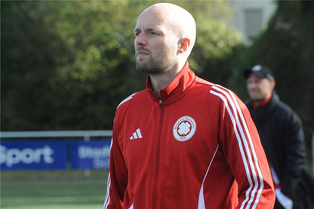 SC Berchum/Garenfeld ersatzgeschwächt gegen VfL Schwerte: Verteidiger von Ex-Klub „überrascht“ Niklas Herberg, Trainer des Geisecker SV, hat drei Punkte im Visier.