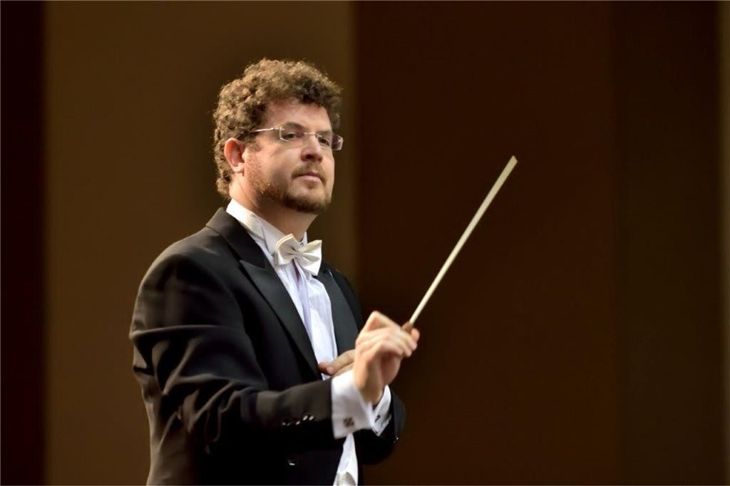 Stars und Termine: Die neu(e)n Konzerte der Neuen Philharmonie Westfalen Noam Zur leitet das fünfte Sinfoniekonzert. Er ist Chefdirigent des argentinischen Salta State Symphony Orchestra, wirkte in Deutschland unter anderm in Essen, Heidelberg und beim WDR
Funkhausorchester.