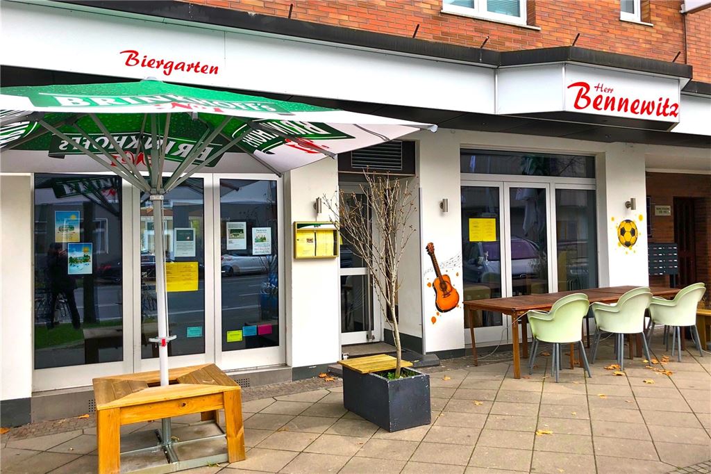 Das "Bennewitz“ schließt im Januar: Ein Tattoostudio soll folgen Die Gastronomie an der Hohen Straße von Außen