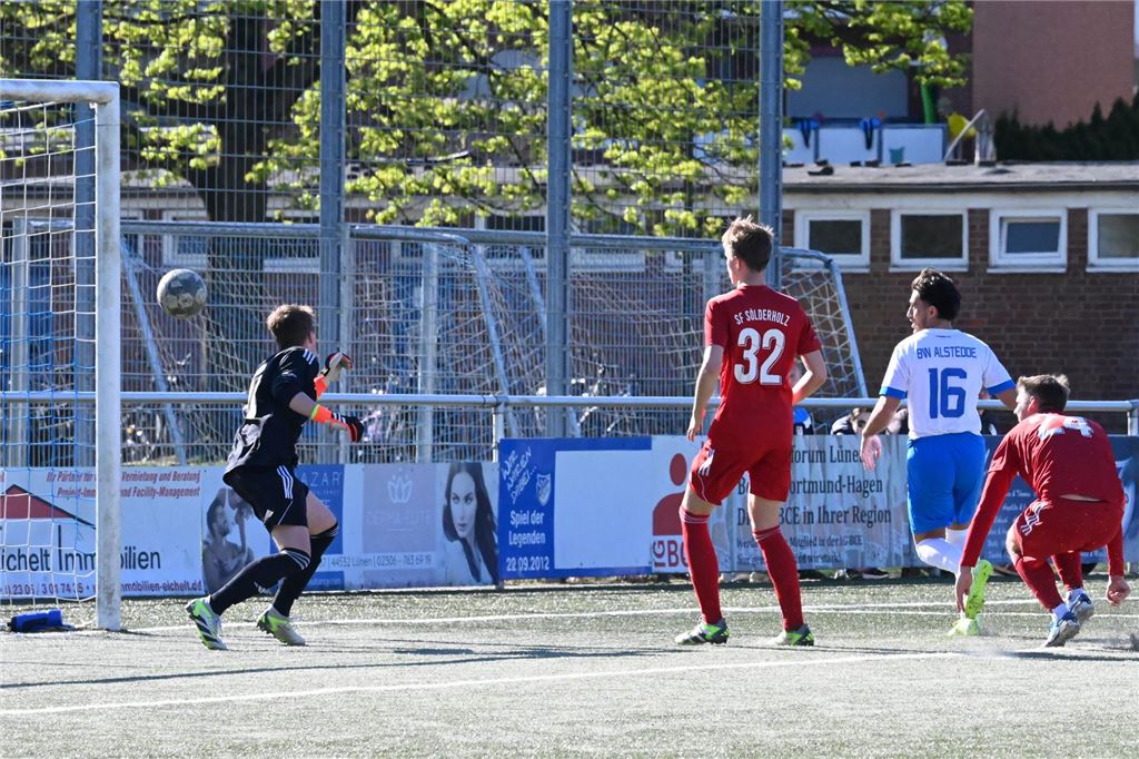BW Alstedde gewinnt nach schwacher erster Halbzeit und rückt oben ran Seymen Akbulut schießt ein Tor.