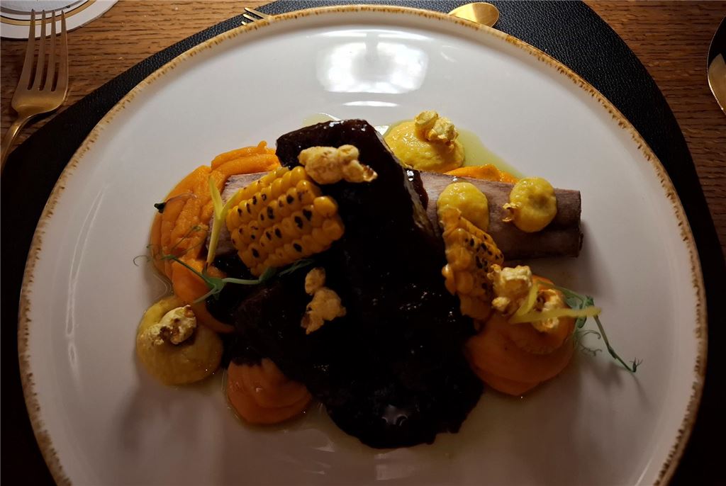 Schloßstuben im Check: Menükarussell fährt Geschmacksachterbahn Restaurant-Scheck Schloßstuben in Unna: