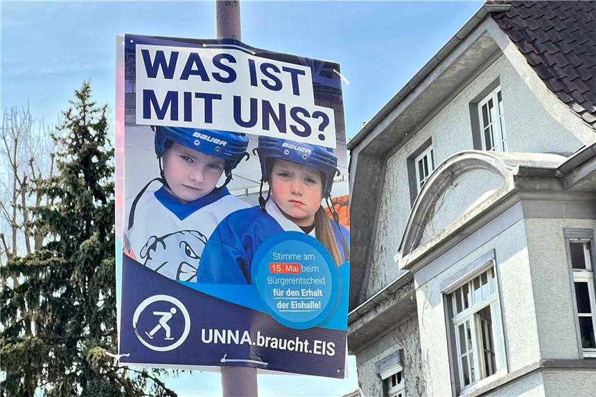 Gegen die Sanierung? Schon wieder Eishallen-Plakate gestohlen Offenbar drückt jemand seine Abneigung gegen eine Eishallensanierung mit Plakatklau aus. Der Verein "Unna braucht Eis" nimmt es noch sportlich.