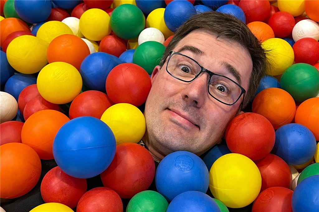 In mancher Kindheit ist es rau zugegangen Papatastisch-Autor Thomas Raulf ist einigermaßen entsetzt, was seine Kollegen als Kinder so alles kaputtgemacht haben.
