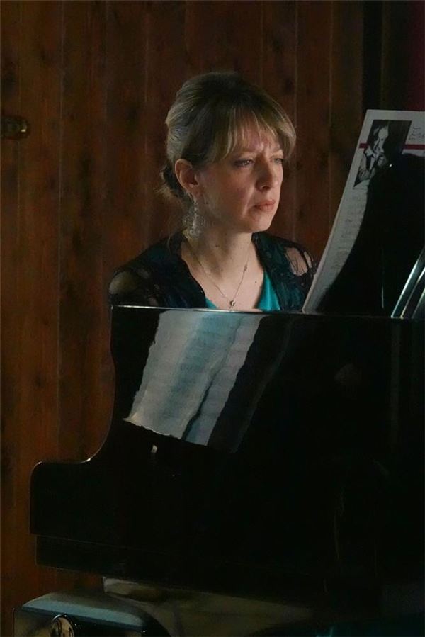 Auftakt am Emscherquellhof: Musikalischer Streifzug durch Europa Pianistin Cecilia Novarino