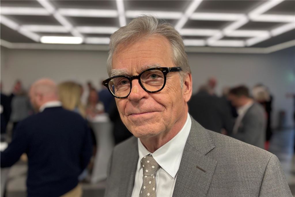 Digital-Stratege von Porsche bei IHK: „Das ist das deutsche Dilemma“ Prof Dr. Lutz Aderhold ist Rechtsanwalt und Notar in Dortmund. Die Wirtschaft benötige dringend einen Bürokratieabbau, sagt er, und eine Verbesserung der Verkehrsinfrastrukur.