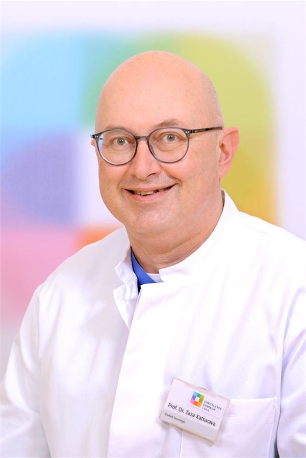 „Top-Mediziner“: CKU-Ärzte stehen auf umstrittener Empfehlungsliste Prof. Dr. med. Zaza Katsarava arbeitet im Christlichen Klinikum in Unna.