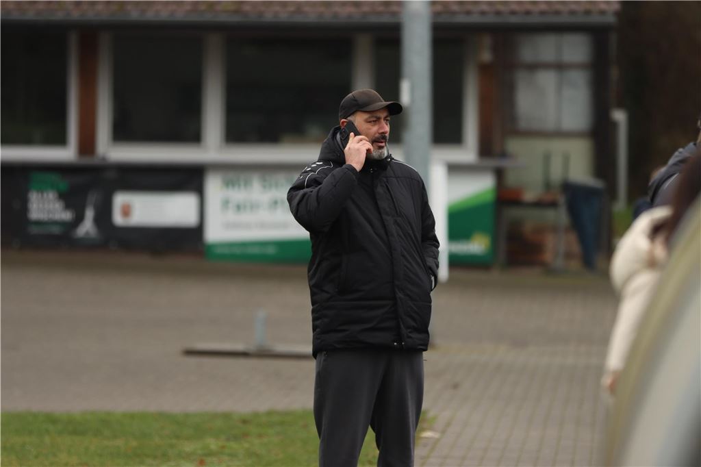SSV Mühlhausen rehabilitiert sich nach A-Jugend-Klatsche mit Test-Sieg Recep Alkan telefoniert.