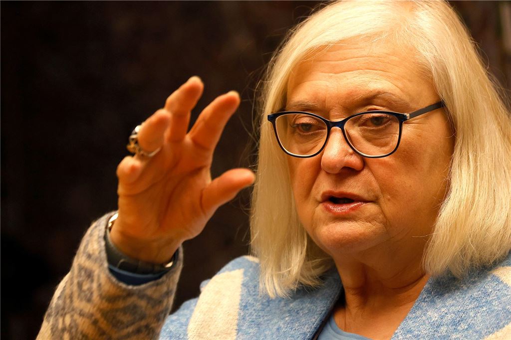 Wigant bereit für Wiederwahl: Wie reagieren jetzt die Mitbewerber? Regina Ranft ist als Sprecherin quasi die Vorsitzende der Bündnisgrünen in Unna. Sie hält es für wichtig, dass alle demokratischen Parteien zunächst eigenständig ihr Angebot an die Wahlberechtigten vorstellen. Etwaige Bündnisse ergeben sich dann nötigenfalls nach der Wahl.
