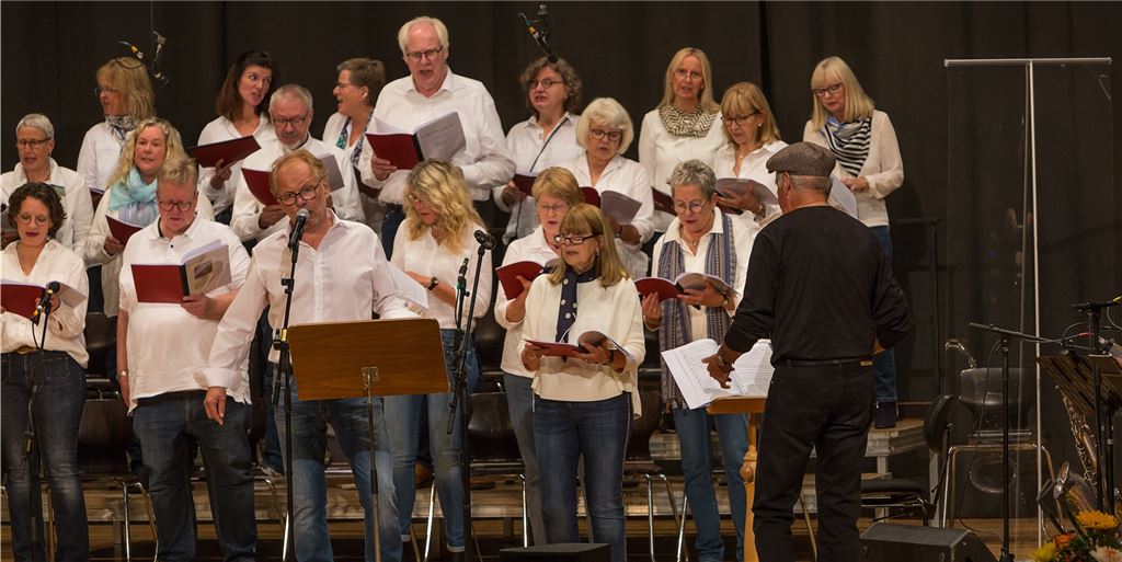 Unerschütterliche Visionen in Kamen – Neues Fehling-Projekt mit den „Heulern“ Reinhard Fehling und „Die letzten Heuler“ gaben ihrem neuen Programm „Wie wir leben wollen“ in der Konzertaula die Premiere.