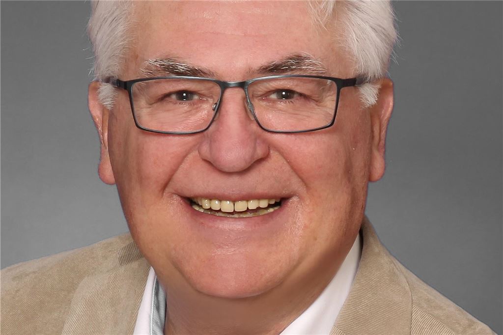 Geheime Abstimmung: CDU scheut klare Festlegung zu Höffner Rudolf Fröhlich ist Fraktionsvorsitzender der CDU in Unna. Für eine Abstimmung über die mögliche Höffner-Ansiedlung an der Provinzialstraße will er den Ratsleuten der Union aber keine Vorgaben machen.