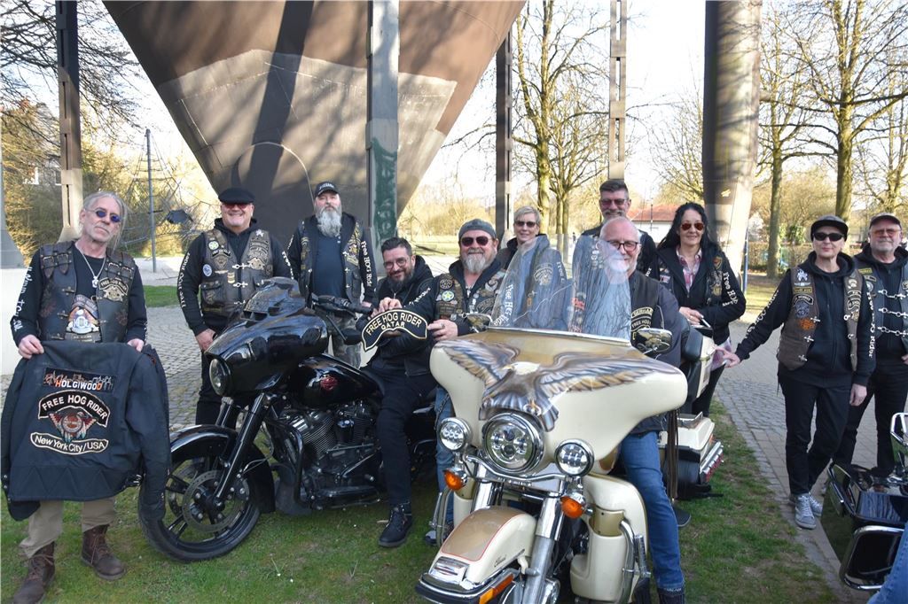 Rund 30 „Member“ waren nach Fröndenberg gekommen, um ihrem „Founder“ den traditionellen Besuch abzustatten.