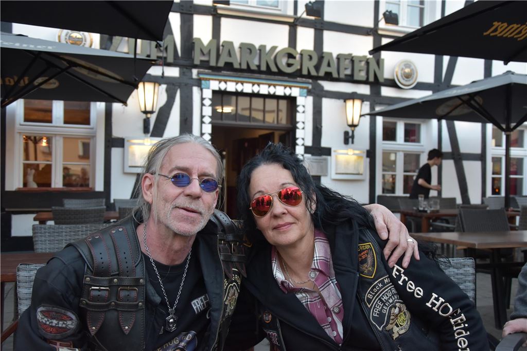 Rund 30 „Member“ waren nach Fröndenberg gekommen, um ihrem „Founder“ den traditionellen Besuch abzustatten.