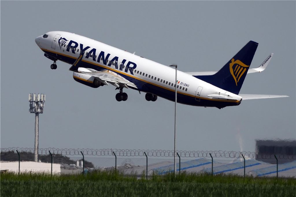 Schluss im Sommer: Warum Ryanair den Flughafen wirklich verlässt Ryanair verlässt den Flughafen in Dortmund vorerst.