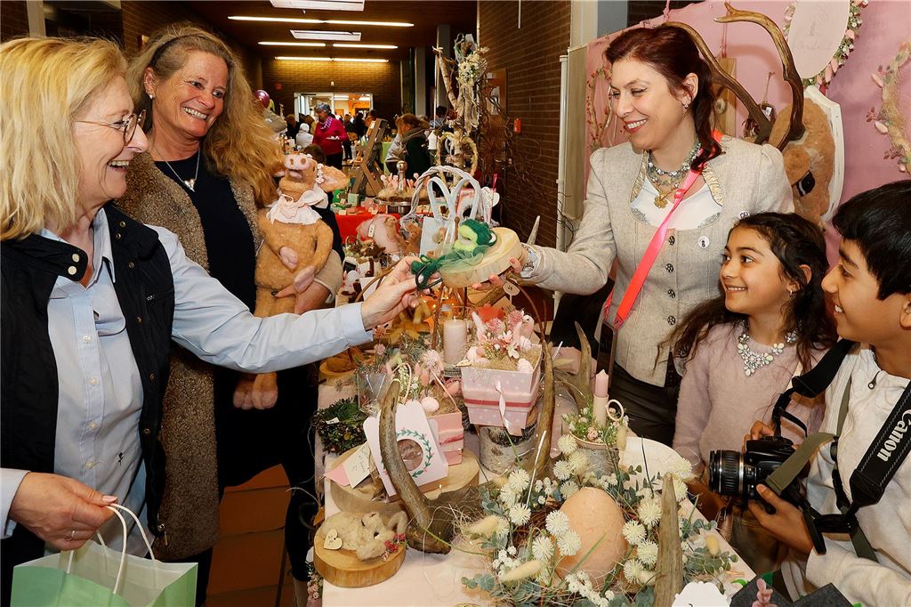 Viele Fotos vom Design- und Kreativmarkt: Holzwickeder Frühling im Schulzentrum