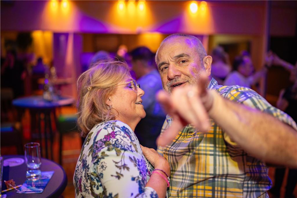 Schlagerfans in Feierlaune! Ob beim Tanzen, Mitsingen oder Schunkeln – die Gäste genossen den Abend und feierten ausgelassen zur Live-Musik.