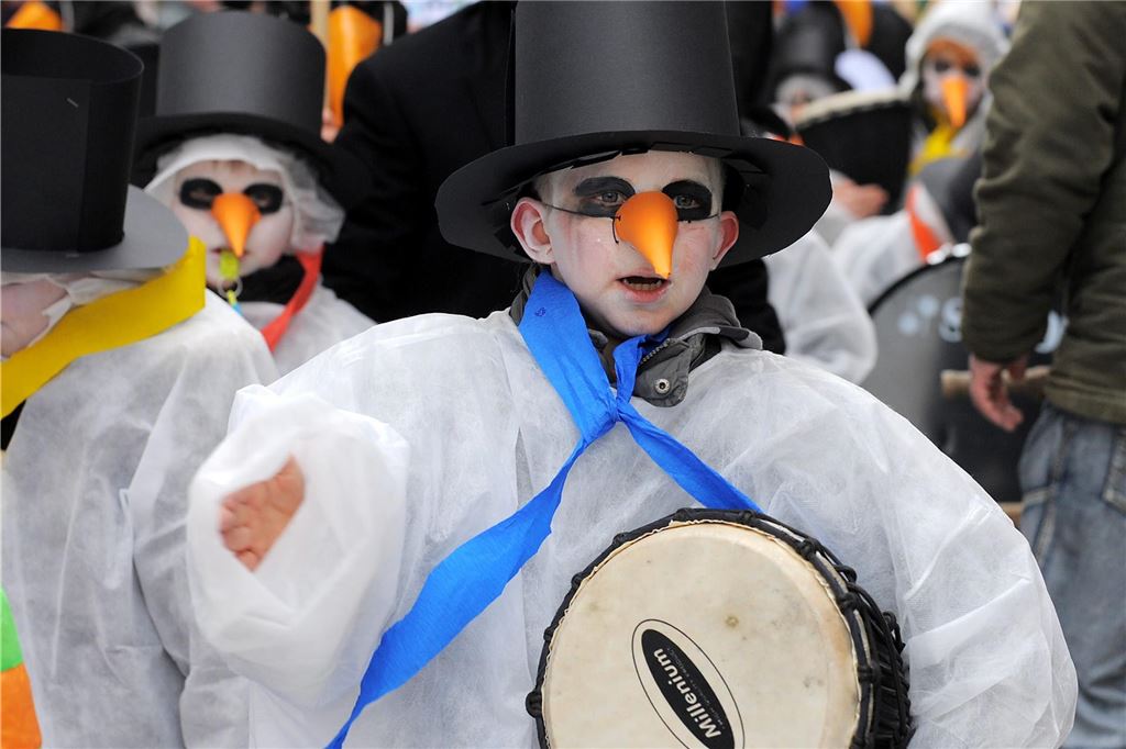 Rosenmontagszug der Schwerter Schulen.