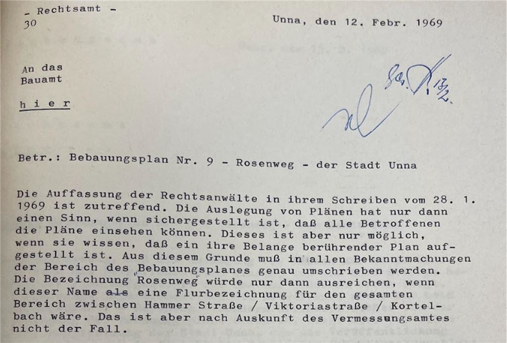 Ämterstreit im Rathaus: Westermann-Klagen bringen Baurecht ins Wanken Schon 1969 gab es Beanstandungen, die sich gegen den Bebauungsplan „Rosenweg“ richteten. Das Rechtsamt der Stadt Unna unter Dr. Jürgen Majewski trug die den Kollegen der Bauverwaltung vor.