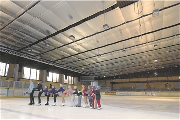 Schon gut ein Jahr ist es her, dass in Unna Eissport betrieben werden konnte. Nun will die Stadt die Wiedereröffnung der Halle ganz nach oben setzen auf ihrer Arbeitsliste.