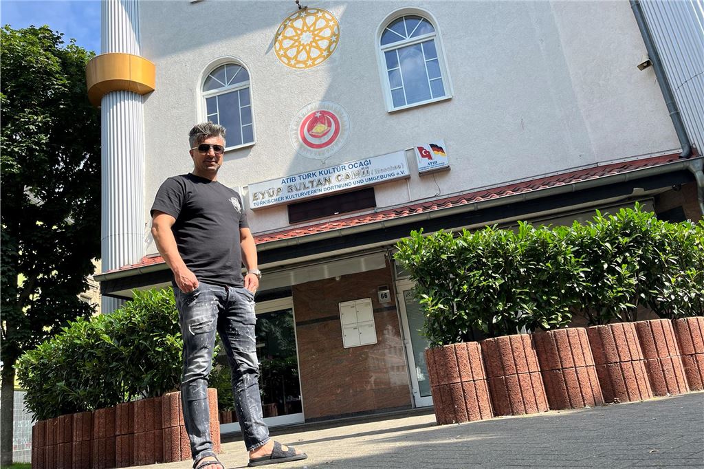 „Ich liebe Dortmund“: Lotto-Millionär Chico zeigt uns seine Nordstadt Seine Heimatgemeinde: Chico wohnt ganz in der Nähe der Eyüp-Sultan-Moschee