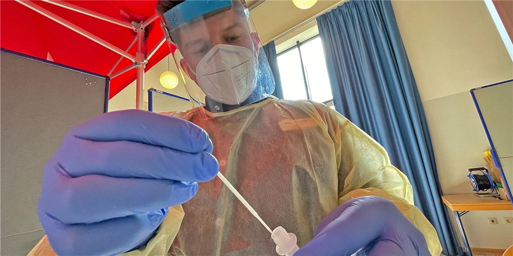 Seit dem 5. Mai gibt es Neuerungen in der Coronaschutzverordnung und der Quarantäne- und Isolationsverordnung. Testungen fallen an vielen Stellen weg, bleiben aber beispielsweise bei Krankenhausbesuchen Pflicht.