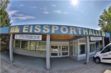 Seit dem Sommer 2018 ist die Eishalle Unna geschlossen. Der KJEC möchte gerne im September 2020 hier wieder trainieren.