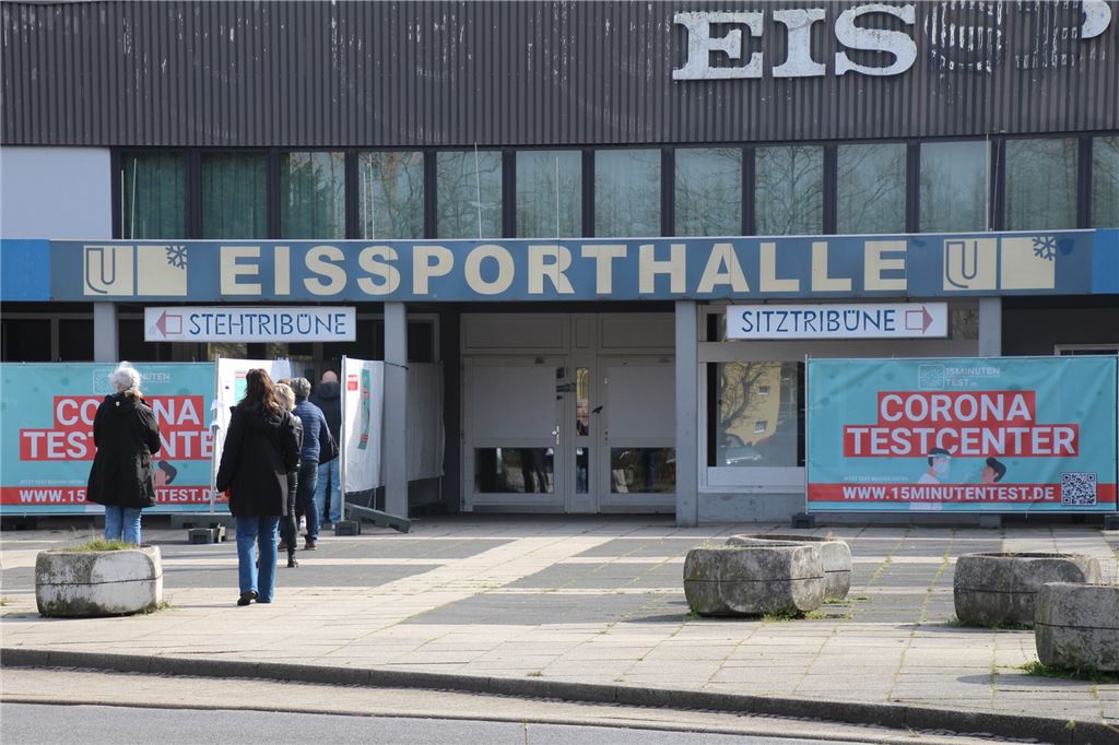 Unna braucht Eis, vor allem für Kinder und Jugendliche Seit dem Sommer 2018 ist die Eissporthalle „abgetaut“. Bei den Vorbereitungen für die neue Saison war die Kälteanlage ausgefallen, und nach Einschätzung der Stadt war dieser Schaden irreparabel.